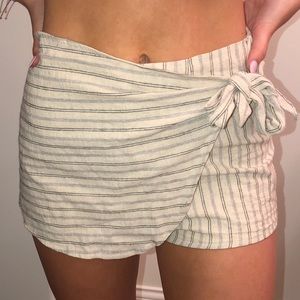 Vestique linen skort
